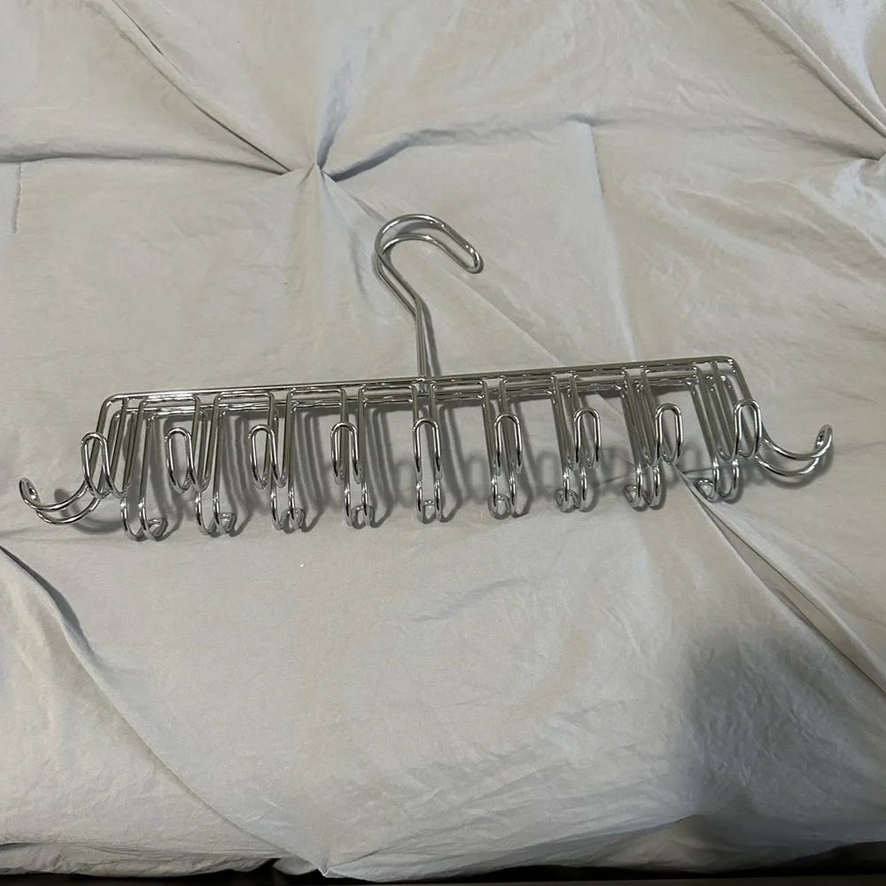 Metal Tank Top Hanger